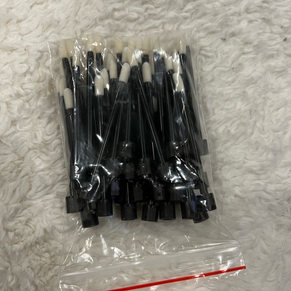 Bag of makeup testers - Picture 2 of 2